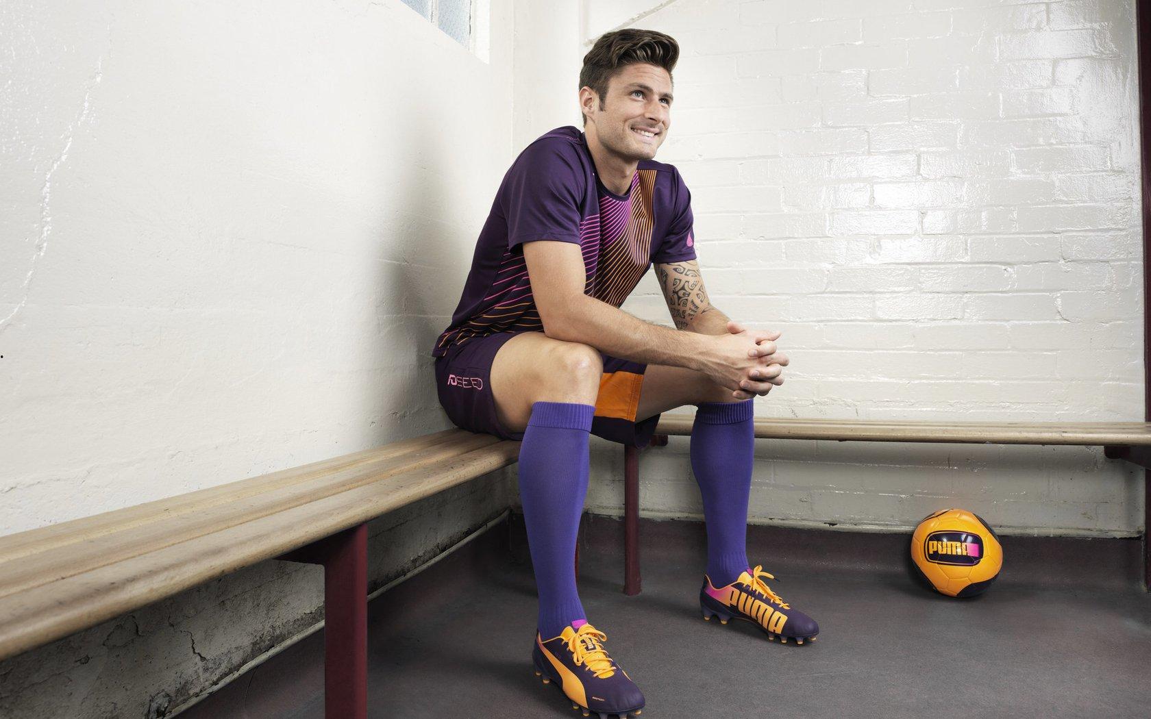 世界赛场风云再起 中国队关键一役对阵美丽军团